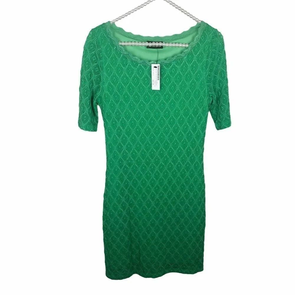Maude laceâ
dressâ